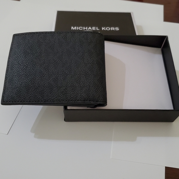🤩 New with tags authentic Michael Kors real leather black men's wallet - Picture 5 of 8